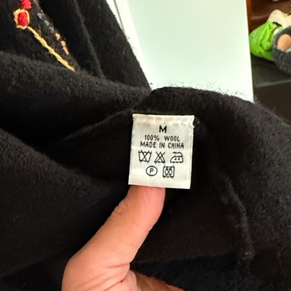 Vrikke Women's Wool Black Sweater with Colorful Embroidery - Picture 4 of 10